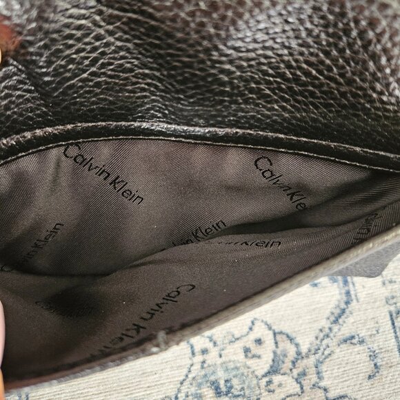 Calvin Klein Small Leather Crossbody Bag - Picture 4 of 11